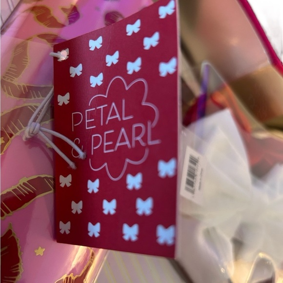 Petal & Pearl Velvet Set - Elegant Travel Mugs & Hair Bows - New With Tags - Picture 9 of 9